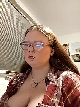 Merle18 online show from October 16, 5:47 pm