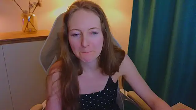 Snapshot of freya_nilsson chatting on December 5, 7:49 pm freya nilsson online show from December 5, 7:49 pm