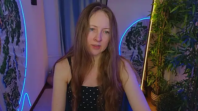 Snapshot of freya_nilsson chatting on December 7, 3:52 pm freya nilsson online show from December 7, 3:52 pm