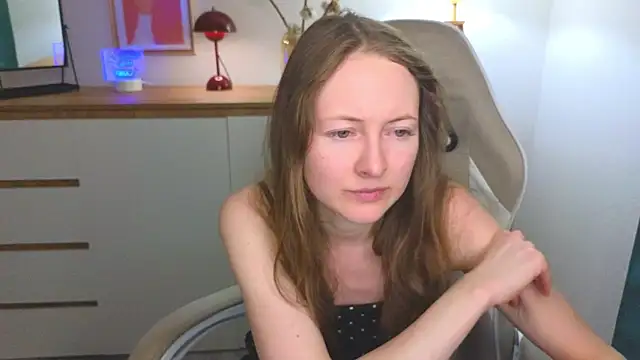 Snapshot of freya_nilsson chatting on December 14, 4:09 pm freya nilsson online show from December 14, 4:09 pm