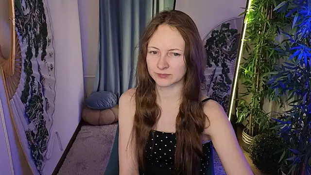 Snapshot of freya_nilsson chatting on December 15, 4:48 pm freya nilsson online show from December 15, 4:48 pm