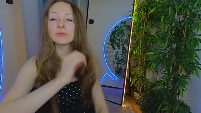 Snapshot of freya_nilsson chatting on December 20, 7:17 pm freya nilsson online show from December 20, 7:17 pm