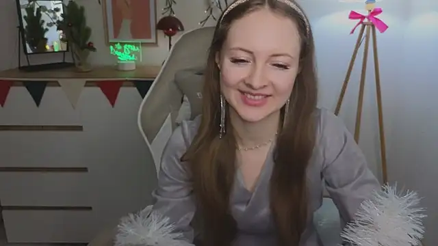 Snapshot of freya_nilsson chatting on December 24, 7:11 pm freya nilsson online show from December 24, 7:11 pm