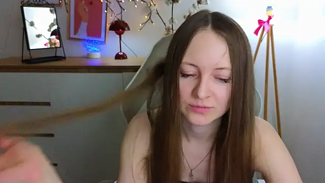 Snapshot of freya_nilsson chatting on January 21, 7:28 pm freya nilsson online show from January 21, 7:28 pm