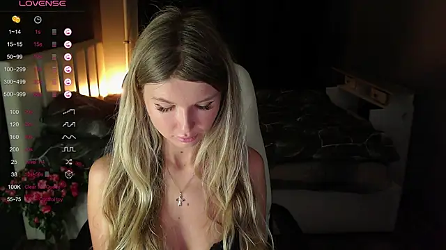 Snapshot of AngelMiaM chatting on January 25, 7:07 pm AngelMiaM online show from January 25, 7:07 pm