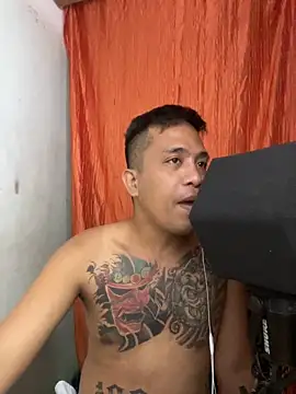 Snapshot of Thyler08 chatting on March 21, 7:33 am Thyler08 online show from March 21, 7:33 am