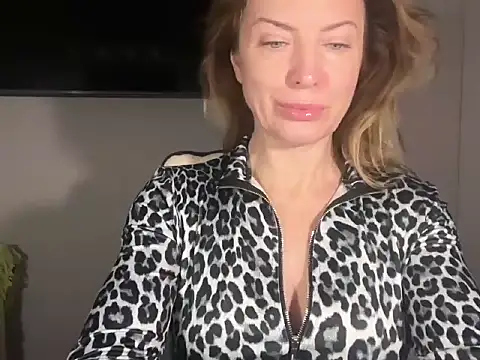 RachellAmazing online show from November 15, 6:22 am