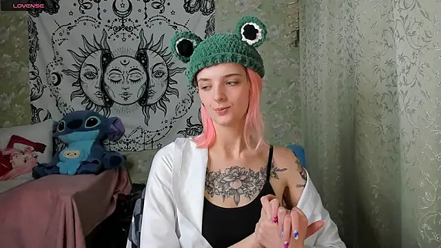 Snapshot of Cutie_Adelia chatting on December 19, 12:12 pm Cutie Adelia online show from December 19, 12:12 pm