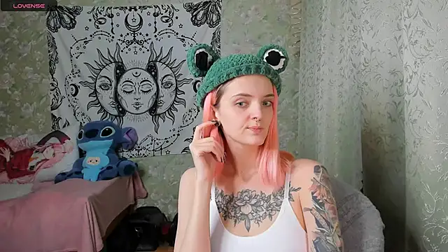 Snapshot of Cutie_Adelia chatting on January 7, 4:05 pm Cutie Adelia online show from January 7, 4:05 pm