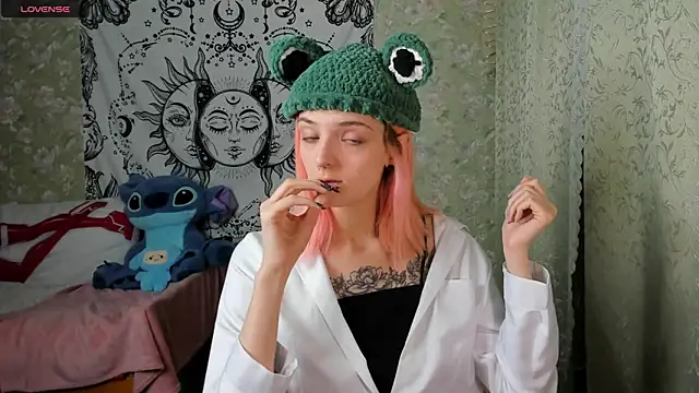 Snapshot of Cutie_Adelia chatting on January 16, 1:04 pm Cutie Adelia online show from January 16, 1:04 pm