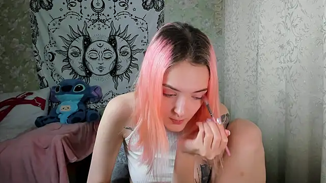 Snapshot of Cutie_Adelia chatting on January 28, 10:12 am Cutie Adelia online show from January 28, 10:12 am