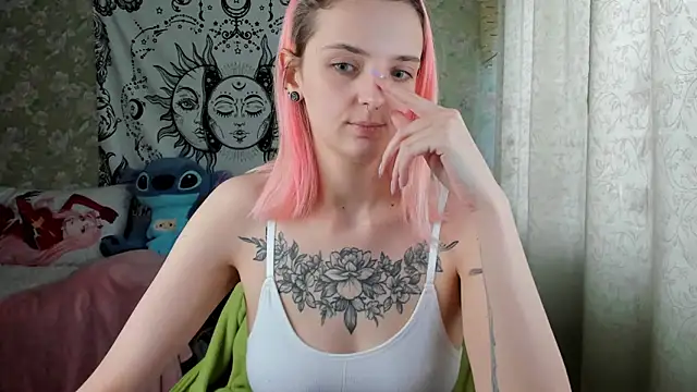 Snapshot of Cutie_Adelia chatting on February 11, 9:42 am Cutie Adelia online show from February 11, 9:42 am