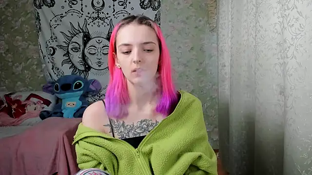 Snapshot of Cutie_Adelia chatting on February 27, 10:48 am Cutie Adelia online show from February 27, 10:48 am