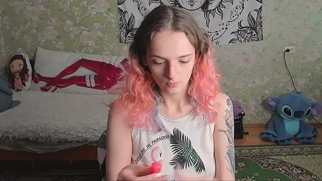 Snapshot of Cutie_Adelia chatting on October 31, 7:42 am Cutie Adelia online show from October 31, 7:42 am