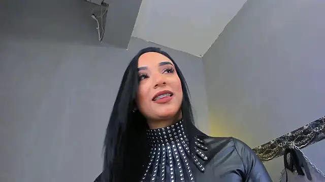 Snapshot of Amberstones chatting on February 4, 11:38 pm Amberstones online show from February 4, 11:38 pm