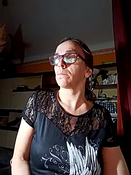 Dettybitch40 online show from November 4, 5:01 pm