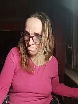 Dettybitch40 online show from December 17, 4:24 pm