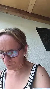 Dettybitch40 online show from July 4, 1:06 pm