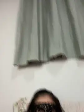 Snapshot of Emmabee123 chatting on February 4, 4:13 pm Emmabee123 online show from February 4, 4:13 pm