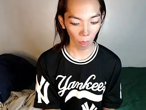 Snapshot of perly_169 chatting on December 8, 5:01 pm perly 169 online show from December 8, 5:01 pm