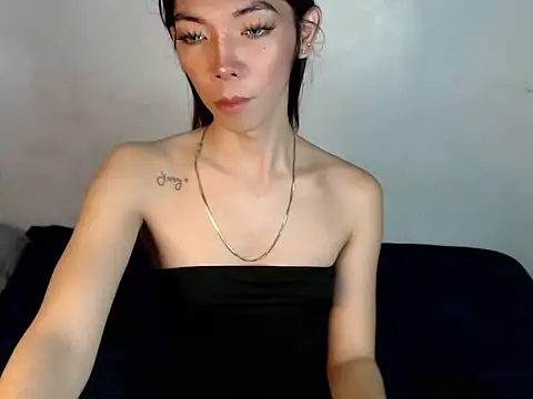 Snapshot of perly_169 chatting on December 14, 12:01 am perly 169 online show from December 14, 12:01 am