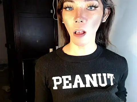 Snapshot of perly_169 chatting on February 7, 10:41 pm perly 169 online show from February 7, 10:41 pm