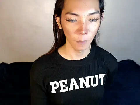 Snapshot of perly_169 chatting on February 22, 7:56 am perly 169 online show from February 22, 7:56 am