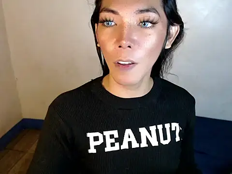 Snapshot of perly_169 chatting on March 9, 9:36 pm perly 169 online show from March 9, 9:36 pm