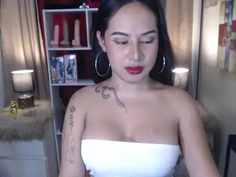 FrancineGarcia online show from July 18, 4:44 pm