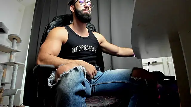 liamaesthetic online show from January 10, 8:27 am