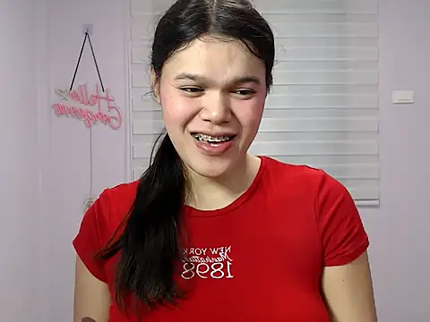 Snapshot of Miss_Ivanawolf chatting on July 6, 8:11 am Miss Ivanawolf online show from July 6, 8:11 am