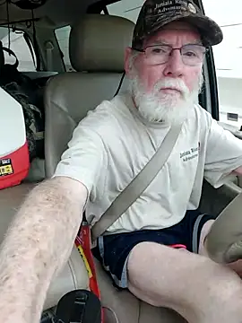 Snapshot of CDforU chatting on January 13, 8:58 pm CDforU online show from January 13, 8:58 pm