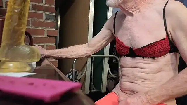 Snapshot of CDforU chatting on February 3, 6:22 am CDforU online show from February 3, 6:22 am