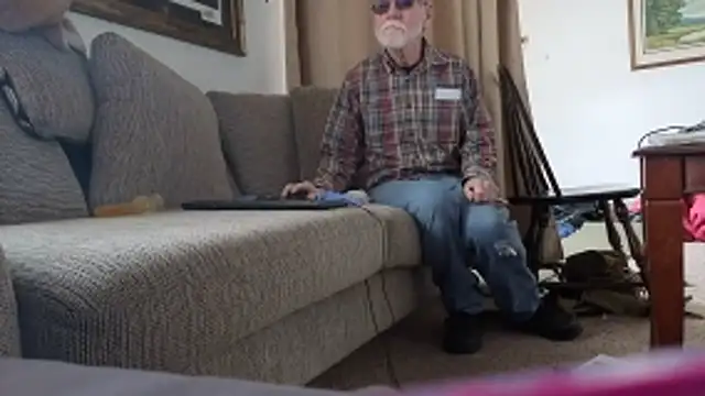 Snapshot of CDforU chatting on February 10, 6:34 pm CDforU online show from February 10, 6:34 pm