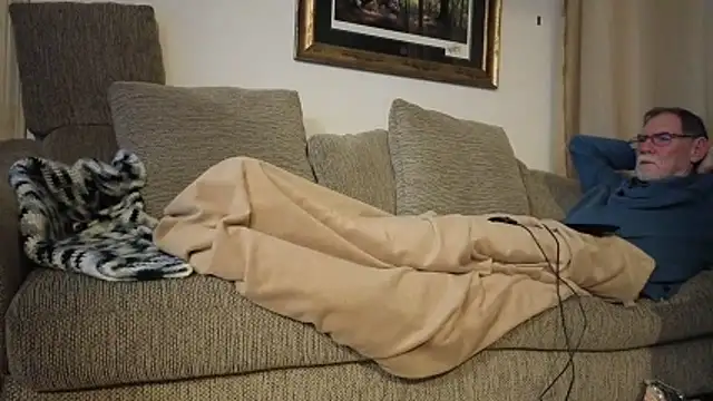 Snapshot of CDforU chatting on February 21, 6:36 am CDforU online show from February 21, 6:36 am