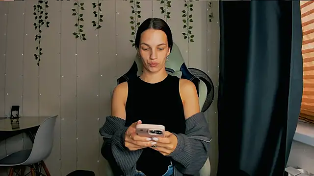 KarlaSim online show from September 23, 11:24 am