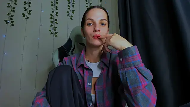 KarlaSim online show from November 1, 8:55 pm