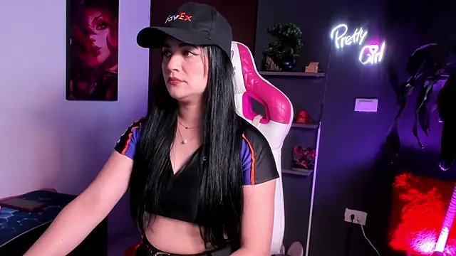 Emilyjhonson 01 online show from October 22, 1:22 pm