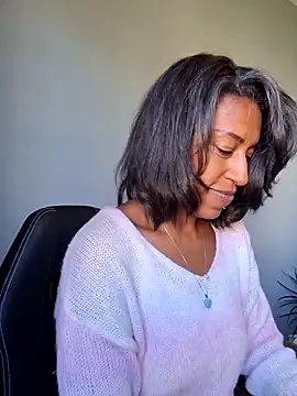 Snapshot of Goldenlace chatting on January 13, 1:28 pm Goldenlace online show from January 13, 1:28 pm