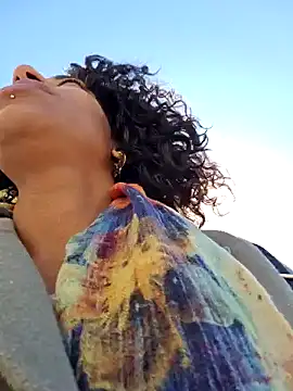 Snapshot of Goldenlace chatting on February 4, 12:11 pm Goldenlace online show from February 4, 12:11 pm