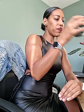 Snapshot of Goldenlace chatting on February 13, 9:20 am Goldenlace online show from February 13, 9:20 am