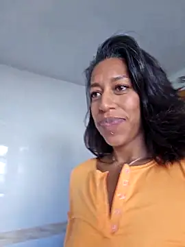 Snapshot of Goldenlace chatting on October 15, 12:38 pm Goldenlace online show from October 15, 12:38 pm