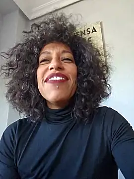 Snapshot of Goldenlace chatting on October 28, 12:30 pm Goldenlace online show from October 28, 12:30 pm