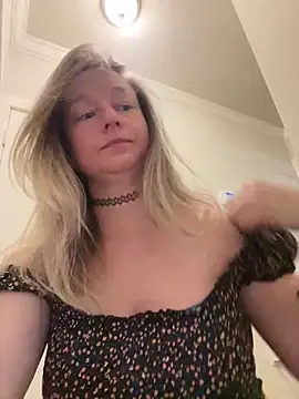 Vivian MayXxX online show from January 5, 8:00 pm