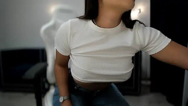Snapshot of _missperfection_ chatting on March 23, 2:26 am missperfection online show from March 23, 2:26 am