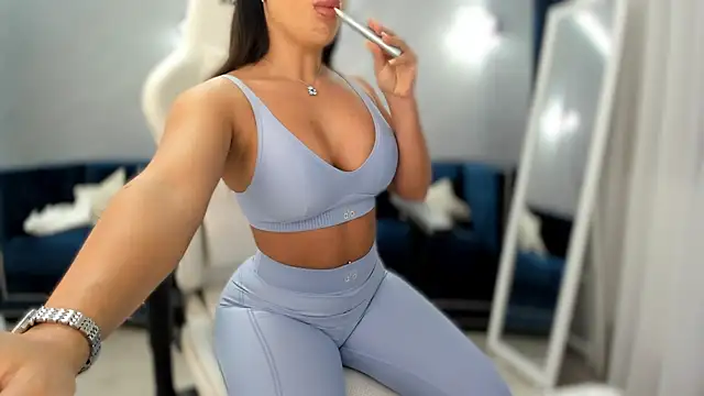 Snapshot of _missperfection_ chatting on June 16, 1:41 am missperfection online show from June 16, 1:41 am