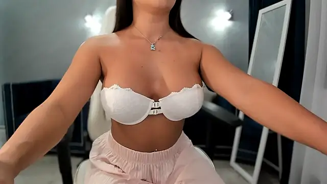 Snapshot of _missperfection_ chatting on June 30, 1:39 am missperfection online show from June 30, 1:39 am