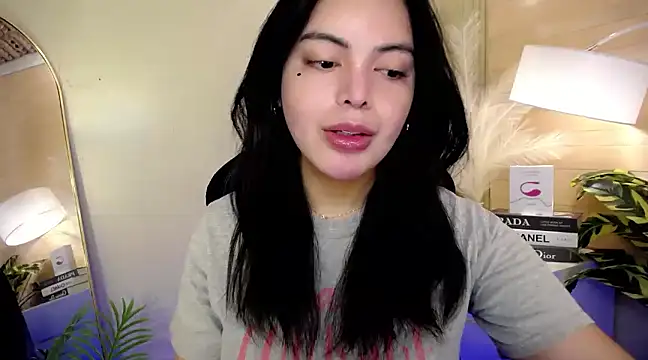 Snapshot of HotstuffCherrySummer chatting on December 31, 5:11 am HotstuffCherrySummer online show from December 31, 5:11 am