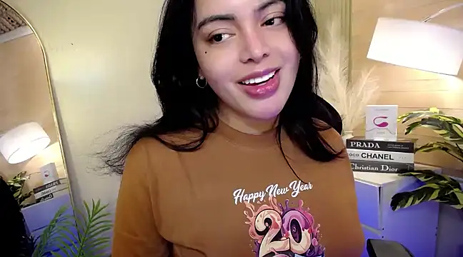 Snapshot of HotstuffCherrySummer chatting on January 1, 12:11 pm HotstuffCherrySummer online show from January 1, 12:11 pm