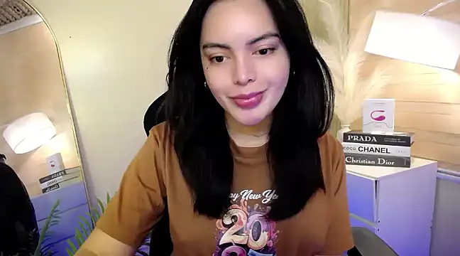 Snapshot of HotstuffCherrySummer chatting on January 2, 7:44 am HotstuffCherrySummer online show from January 2, 7:44 am